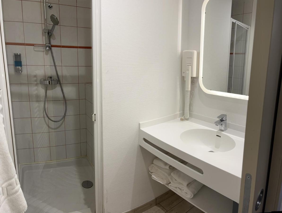 Logis Hotel Des Messageries Arbois Luaran gambar