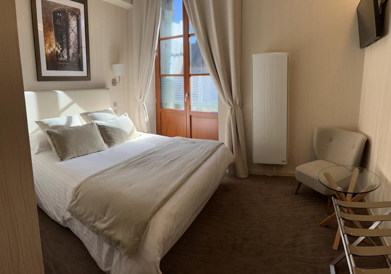 Logis Hotel Des Messageries Arbois Luaran gambar