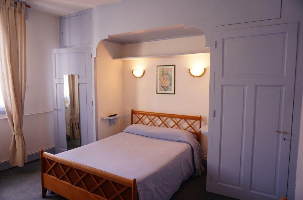 Logis Hotel Des Messageries Arbois Luaran gambar