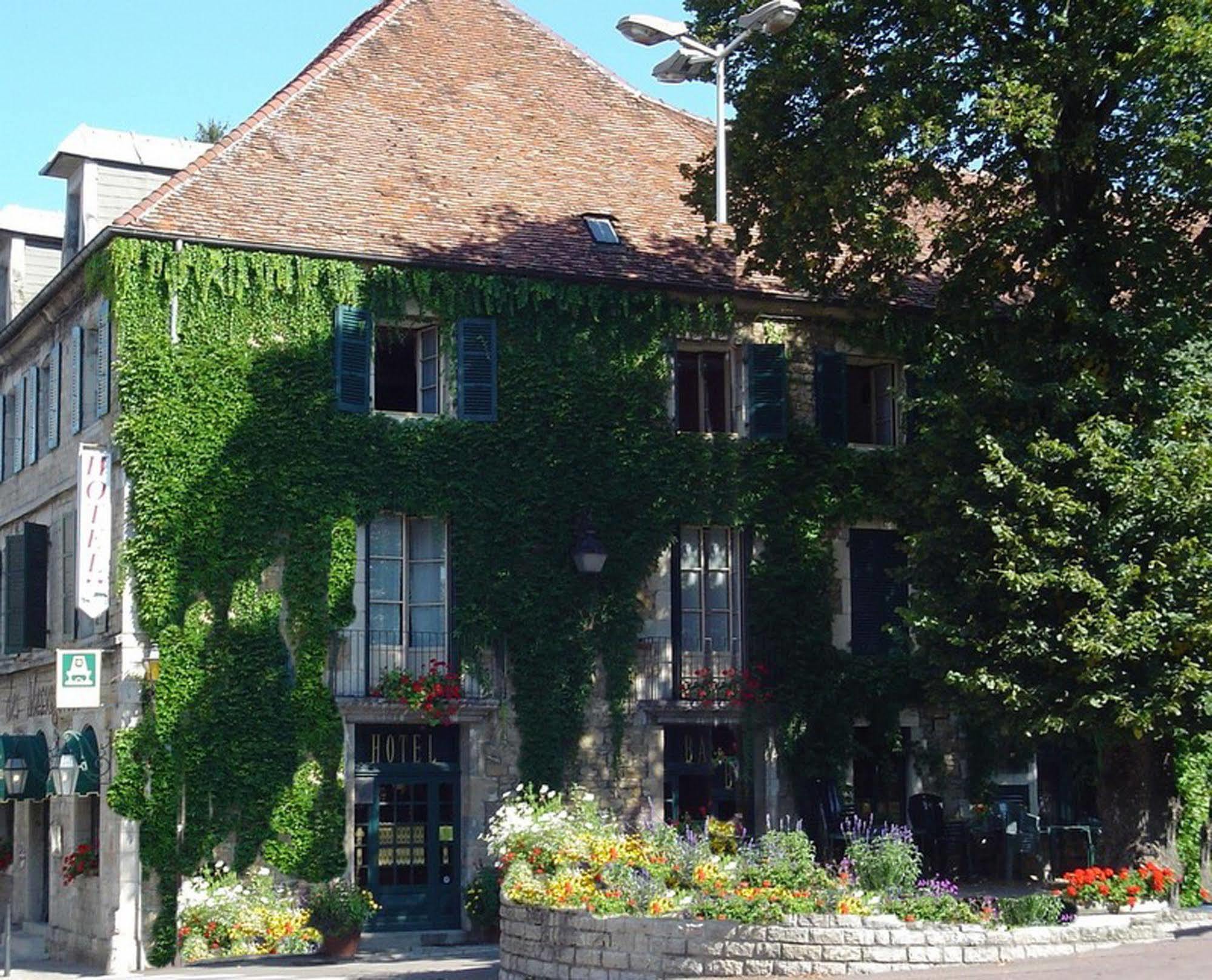 Logis Hotel Des Messageries Arbois Luaran gambar